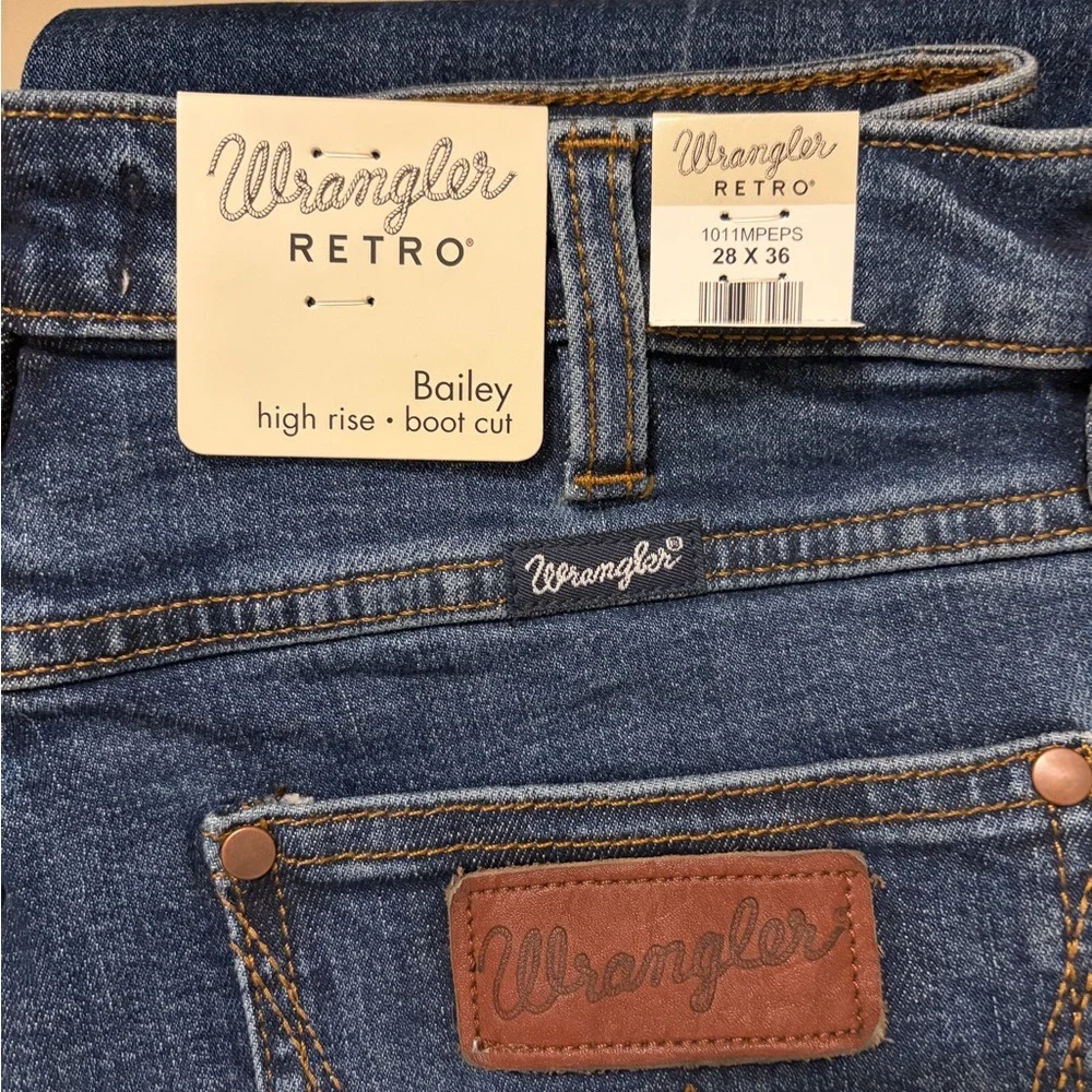 Wrangler Retro Women's High Rise Blue Jeans - Picture 1 of 6